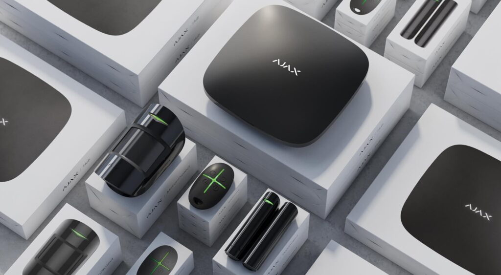 Ajax Hub apsardzes sistēmas StarterKit komplekts ar centrāli, kustības un durvju sensoriem un pulti