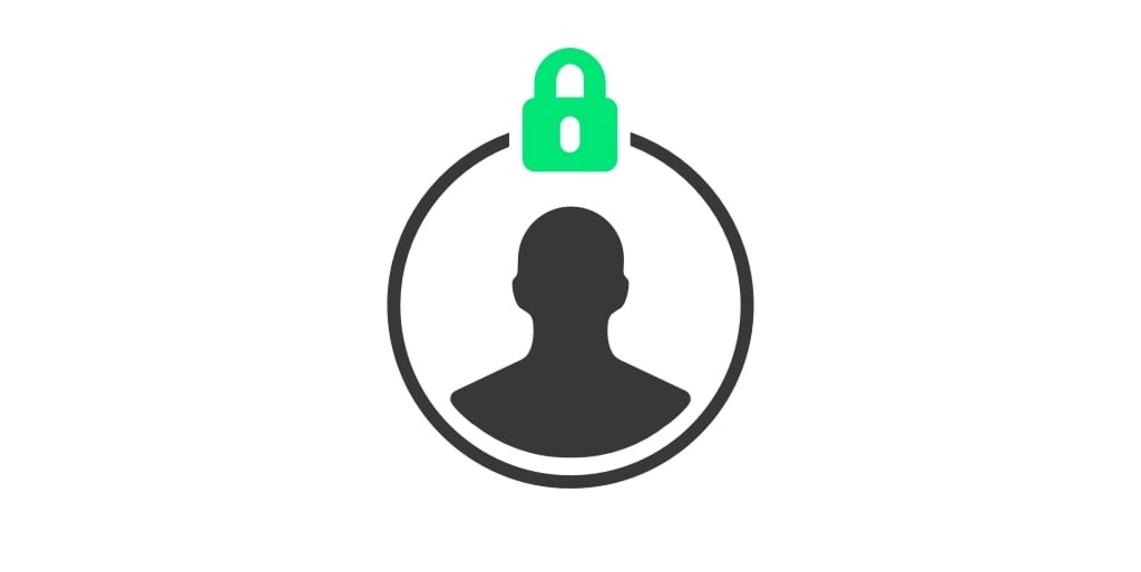 Cilvēka siluets ar slēdzeni – datu privātums